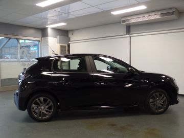 Peugeot 208 1.2 PureTech Active Pack Navigatie, Cruise controle, Airco, Elek 