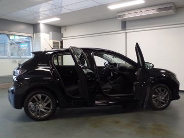 Peugeot 208 1.2 PureTech Active Pack Navigatie, Cruise controle, Airco, Elek 