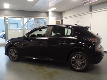 Peugeot 208 1.2 PureTech Active Pack Navigatie, Cruise controle, Airco, Elek 