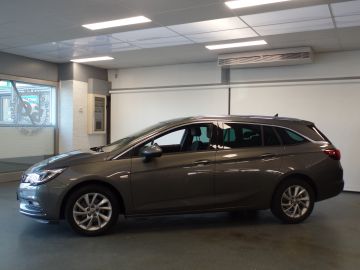Opel Astra Sports Tourer 1.4 Innovation 140pk 1400kg trekgewicht, Navigatie,
