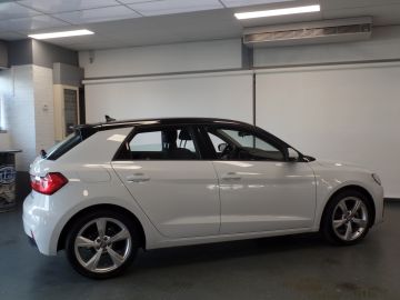 Audi A1 Sportback 30 TFSI Advanced epic 116 PK!!, Navi, 17 inch velgen, cruise cont