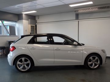 Audi A1 Sportback 30 TFSI Advanced epic 116 PK!!, Navi, 17 inch velgen, cruise cont