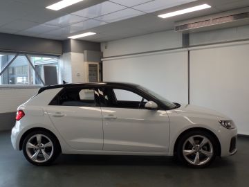 Audi A1 Sportback 30 TFSI Advanced epic 116 PK!!, Navi, 17 inch velgen, cruise cont