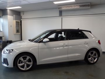 Audi A1 Sportback 30 TFSI Advanced epic 116 PK!!, Navi, 17 inch velgen, cruise cont