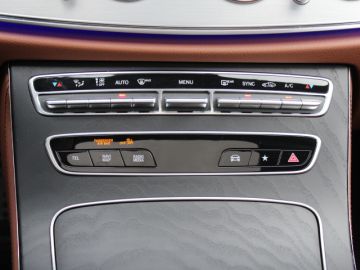 Mercedes-Benz E-Klasse 200 NW MODEL AMG STYLING-PANODAK-WIDESCREEN-HEAD UP-SOUND-MEMORY-