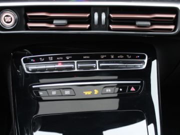 Mercedes-Benz EQC 400 4-Matic AMG Styling-SCHUIFDAK-DISTRONIC-TREKHAAK-CAMERA-COMPL