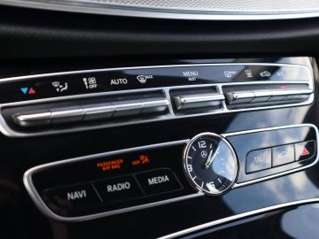 Mercedes-Benz E-Klasse 350e Avantgarde AIRMATIC, Widescreen, 360° Camera, Sfeerverlichti