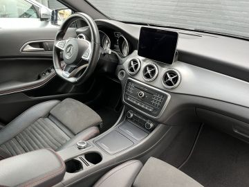 Mercedes-Benz GLA 180 AMG-Style - Bi Xenon - Trekhaak Etc