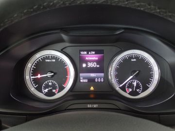 Škoda Karoq 1.0 TSI Style Wegklapbare trekhaak!!, Clima controle, Cruise cont