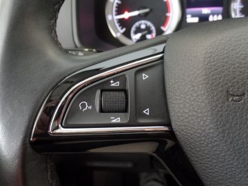 Škoda Karoq 1.0 TSI Style Wegklapbare trekhaak!!, Clima controle, Cruise cont