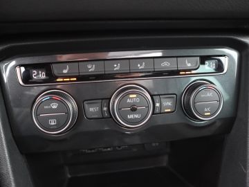 Volkswagen Tiguan 1.5 TSI ACT R-Line Pano, LED, Virtual cockpit, Stoelverwaming