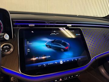 Mercedes-Benz E-Klasse 220D AMG STYLING-PANORAMA-MEMORY-DISTRONIC-360 CAMERA-ZEER COMPL.