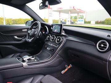 Mercedes-Benz GLC Coupé 250 4MATIC AMG Schuifdak, Trekhaak, 360° Camera, Stoelverwa