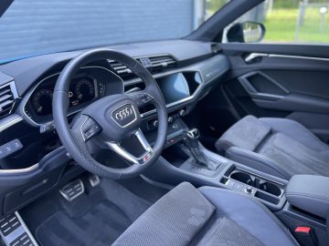 Audi Q3 35 TFSI S Line - Led - Automaat - Apple carplay etc etc!