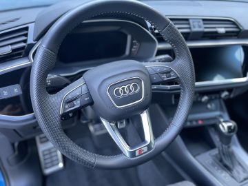 Audi Q3 35 TFSI S Line - Led - Automaat - Apple carplay etc etc!