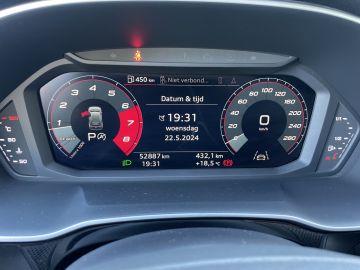 Audi Q3 35 TFSI S Line - Led - Automaat - Apple carplay etc etc!