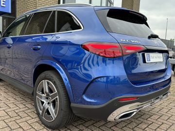 Mercedes-Benz GLC 300e Hybrid 4 Matic AMG STYLING-PANORAMA-MEMORY-DISTRONIC-TREKHAA