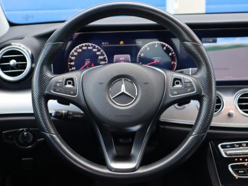 Mercedes-Benz E-Klasse 200 Avantgarde Airco, Stoelverwarming, Widescreen, Cruisecontrol