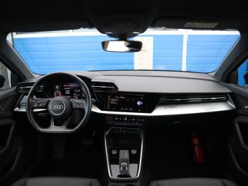 Audi A3 Limousine 35 TFSI S-Line Vitrual Cockpit, LED, Leder, Stoelverwar