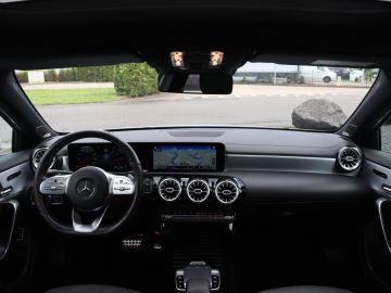 Mercedes-Benz A-Klasse 200 AMG Pano, Burmester, Trekhaak, Memory, Sfeerverlichting, Came