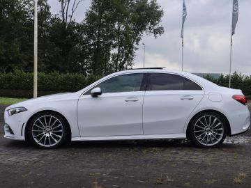 Mercedes-Benz A-Klasse 200 AMG Pano, Burmester, Trekhaak, Memory, Sfeerverlichting, Came