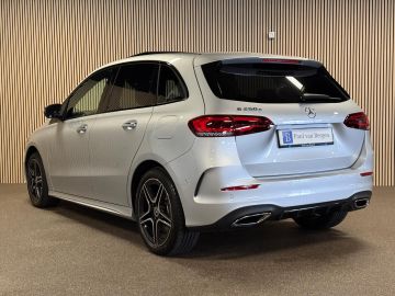 Mercedes-Benz B-Klasse 250e AMG STYLING-PANORAMA-KEYLESS-DISCTRONIC-CAMERA-HEAD UP-ZEER 