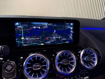 Mercedes-Benz B-Klasse 250e AMG STYLING-PANORAMA-KEYLESS-DISCTRONIC-CAMERA-HEAD UP-ZEER 