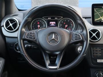 Mercedes-Benz B-Klasse 180 Business Solution Airco, Cruisecontrol, Trekhaak, Stoelverwar