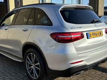 Mercedes-Benz GLC 250 4 Matic AMG STYLING-PANORAMA-RIJ PAKKET-BURMESTER-COMPLEET