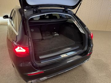 Mercedes-Benz E-Klasse Estate 300e Avantgarde Advanced-DISTRONIC-TREKHAAK-DODEHOEK-APLLE
