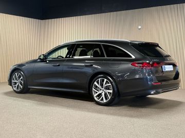 Mercedes-Benz E-Klasse Estate 300e Avantgarde Advanced-DISTRONIC-TREKHAAK-DODEHOEK-APLLE