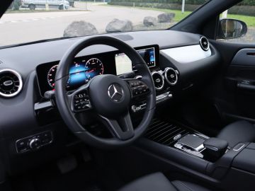 Mercedes-Benz B-Klasse 180 Business Solution Pano, Camera, Cruisecontrol, Stoelverwarmin