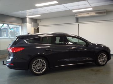 Ford Focus Wagon 1.0 EcoBoost Hybrid Vignale Navigatie, Achteruitrijcamera, 