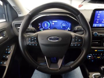 Ford Focus Wagon 1.0 EcoBoost Hybrid Vignale Navigatie, Achteruitrijcamera, 