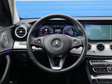 Mercedes-Benz E-Klasse 350e Avantgarde AIRMATIC, Widescreen, 360° Camera, Sfeerverlichti