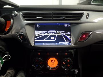 Citroën C3 1.2 PureTech Collection Navigatie, Clima controle, Cruise control