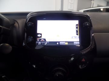 Peugeot 108 1.0 e-VTi Allure 5drs Navigatie, Airco, Elek ramen, Led verlichti