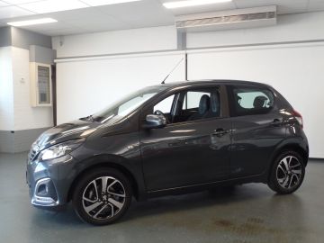Peugeot 108 1.0 e-VTi Allure 5drs Navigatie, Airco, Elek ramen, Led verlichti