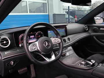 Mercedes-Benz E-Klasse 220d AMG 360° Camera, Pano, Sfeerverlichting, Stoelverwarming