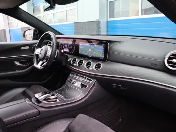 Mercedes-Benz E-Klasse 220d AMG 360° Camera, Pano, Sfeerverlichting, Stoelverwarming