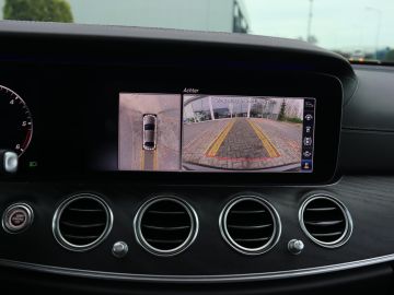 Mercedes-Benz E-Klasse 220d AMG 360° Camera, Pano, Sfeerverlichting, Stoelverwarming