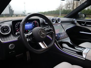 Mercedes-Benz C-Klasse 300 e AMG Pano, Memory, 360° Camera, KeylessGO, Sfeerverlichting