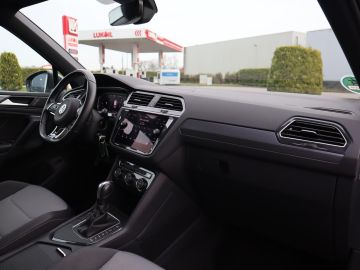 Volkswagen Tiguan 1.5 TSI R-Line Pano, Camera, Led, Stoelverwarming, Trekhaak