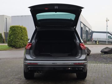 Volkswagen Tiguan 1.5 TSI R-Line Pano, Camera, Led, Stoelverwarming, Trekhaak