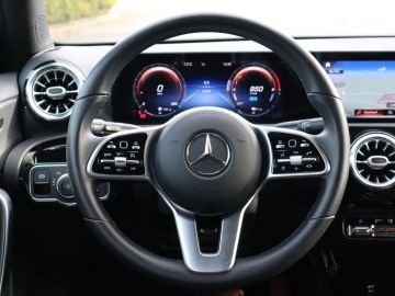 Mercedes-Benz A-Klasse 250 e Luxury Camera, Sfeerverlichting, Leder, Cruisecontrol