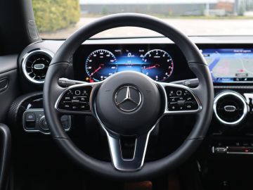 Mercedes-Benz CLA 180 Business Line DAB, Camera, Stoelverwarming, Apple Carplay