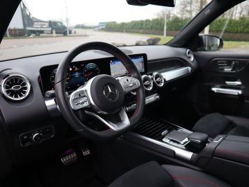 Mercedes-Benz Glb 200 AMG 7p. Pano, Distronic, Memory, Trekhaak, Sfeerverlichting