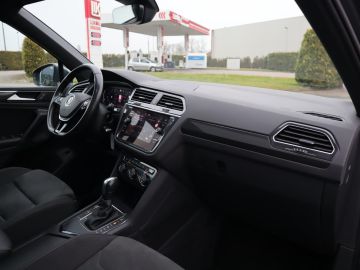 Volkswagen Tiguan 1.5 TSI ACT R-Line Pano, Trekhaak, LED, Camera