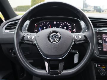 Volkswagen Tiguan 1.5 TSI ACT R-Line Pano, Trekhaak, LED, Camera