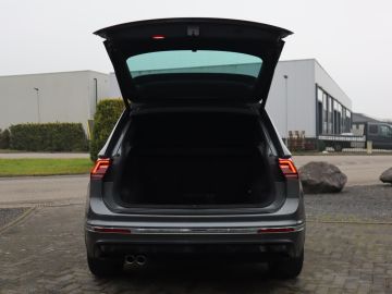 Volkswagen Tiguan 1.5 TSI ACT R-Line Pano, Trekhaak, LED, Camera